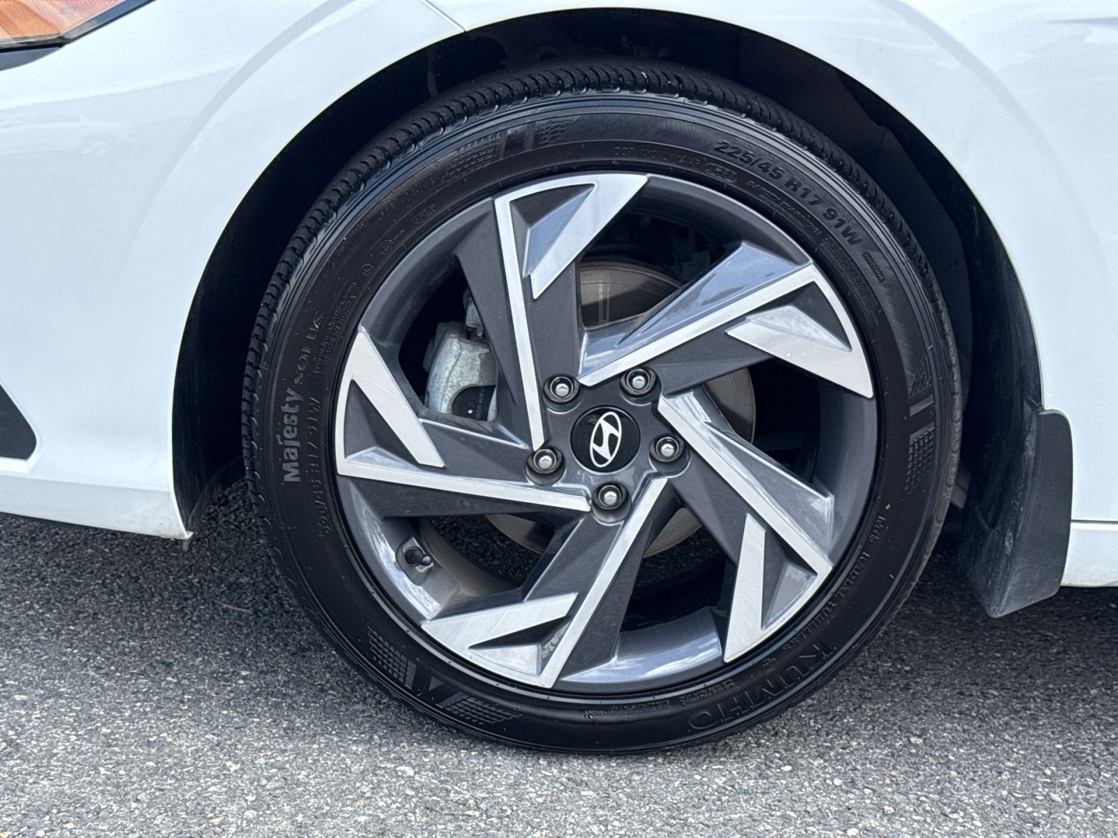 Certified 2025 Hyundai Elantra Sport FWD image 12