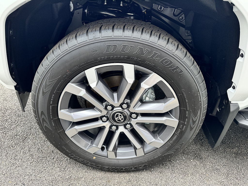 New 2026 Toyota 4Runner Limited AWD/4WD image 24