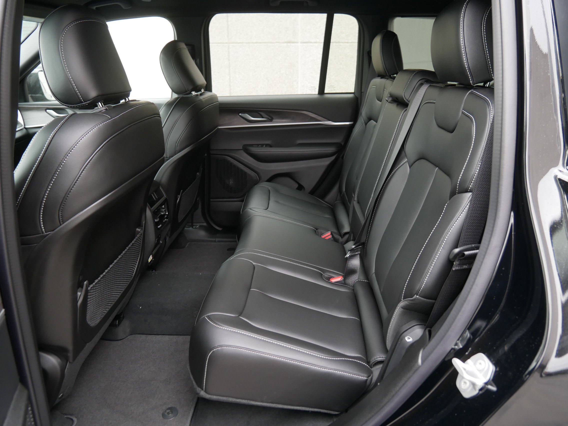 New 2025 Jeep Grand Cherokee Limited image 8