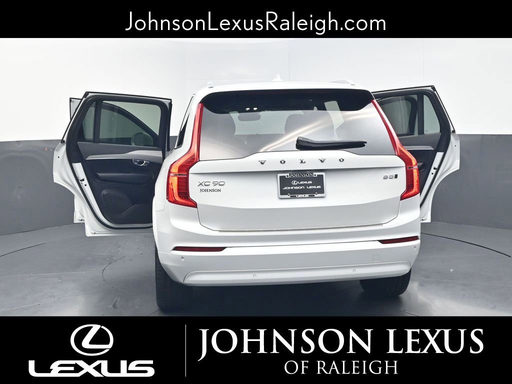 Used 2023 Volvo XC90 B5 Core w/ Protection Package Premier AWD/4WD image 35