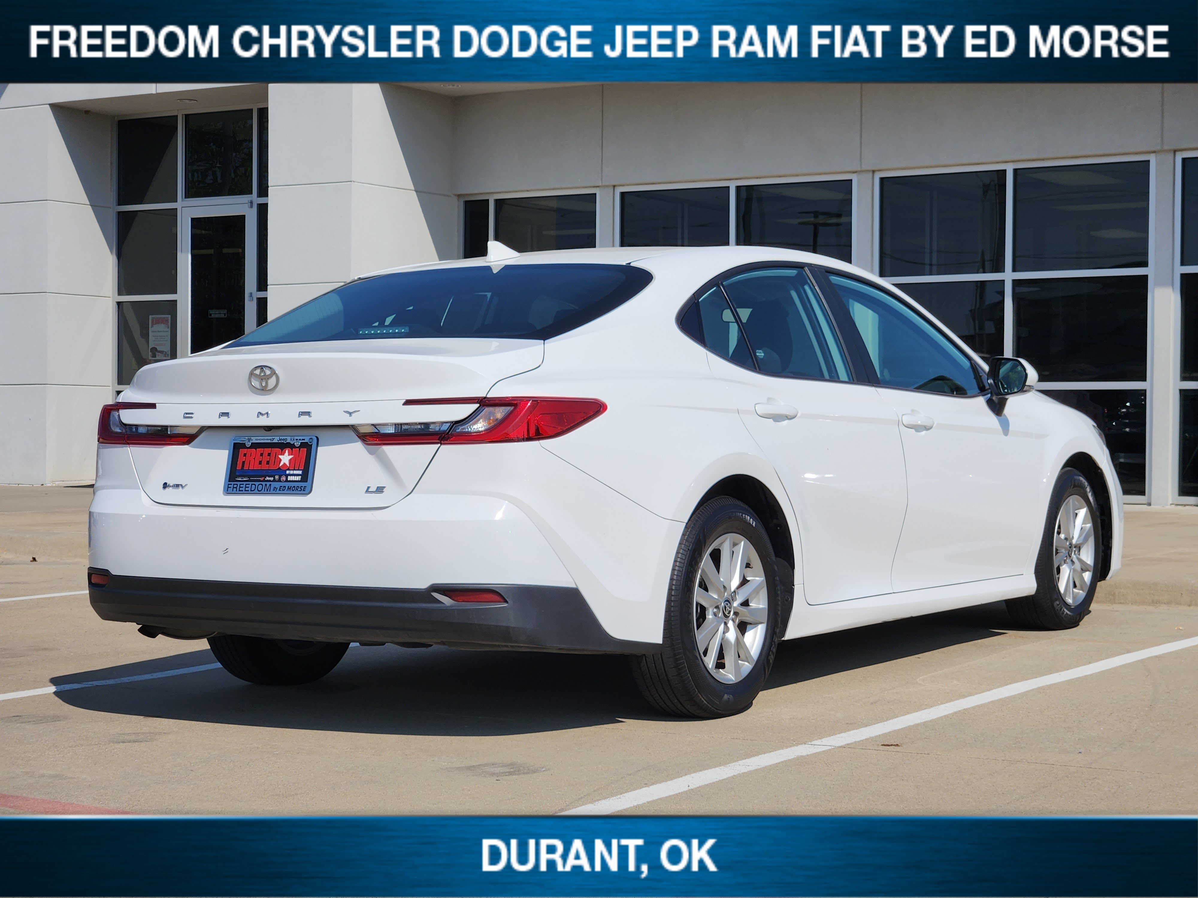 Used 2025 Toyota Camry LE FWD image 4