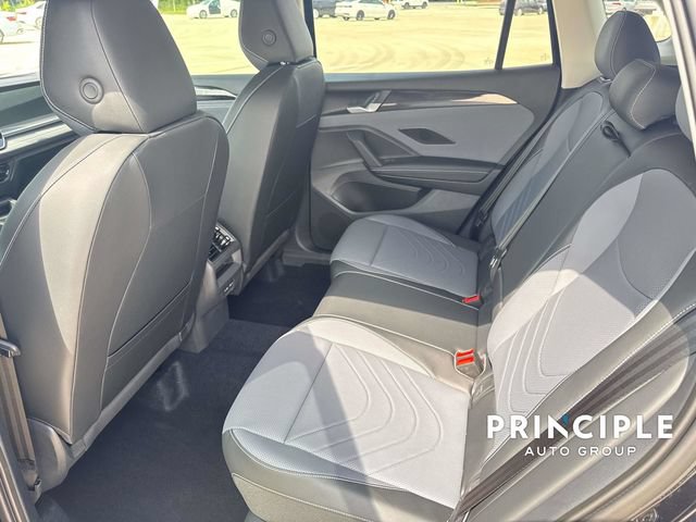 Used 2025 Volkswagen Tiguan SE FWD image 31