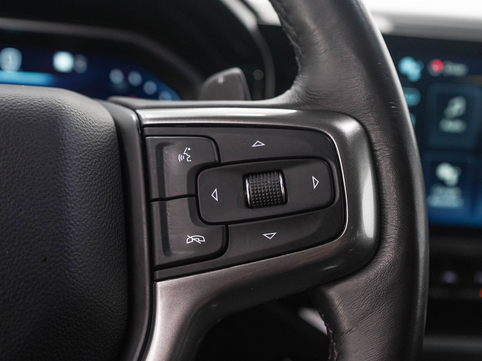Used 2022 Chevrolet Silverado 1500 LTZ w/ Technology Package AWD/4WD image 29
