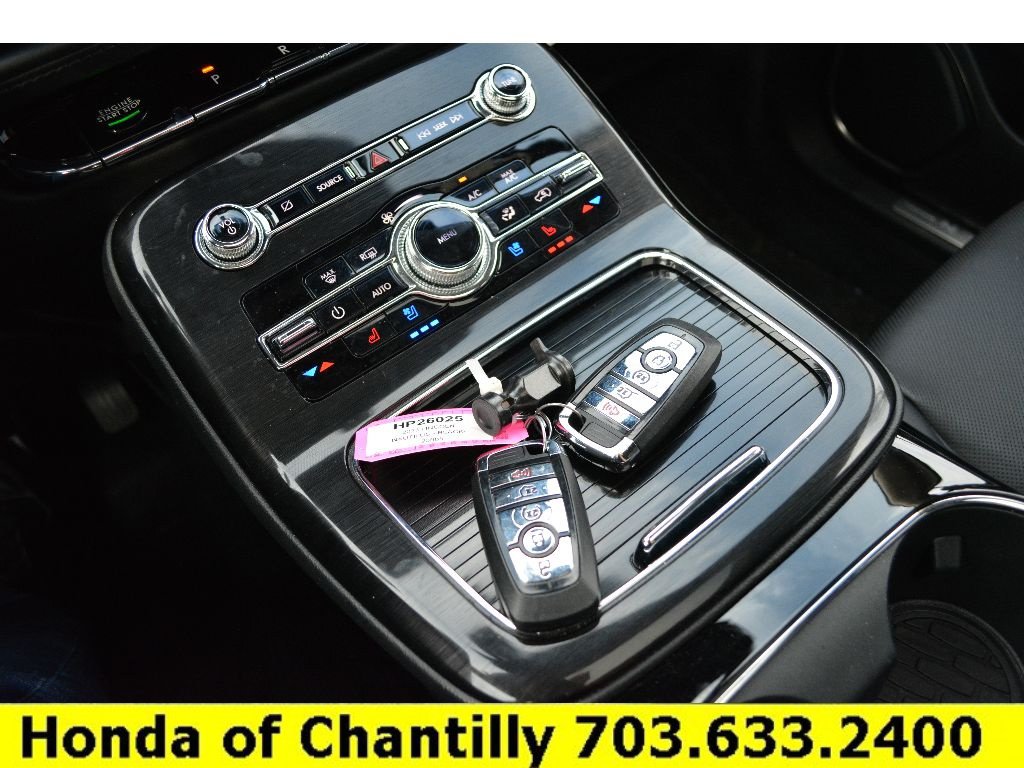 Used 2023 Lincoln Nautilus Reserve AWD/4WD image 18