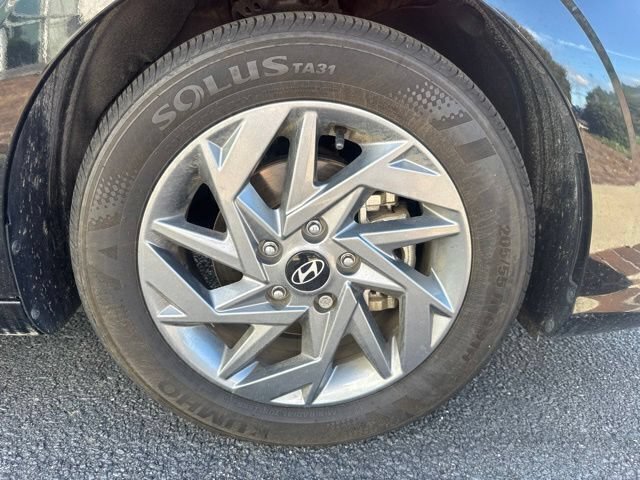 Used 2025 Hyundai Elantra Hybrid FWD image 4