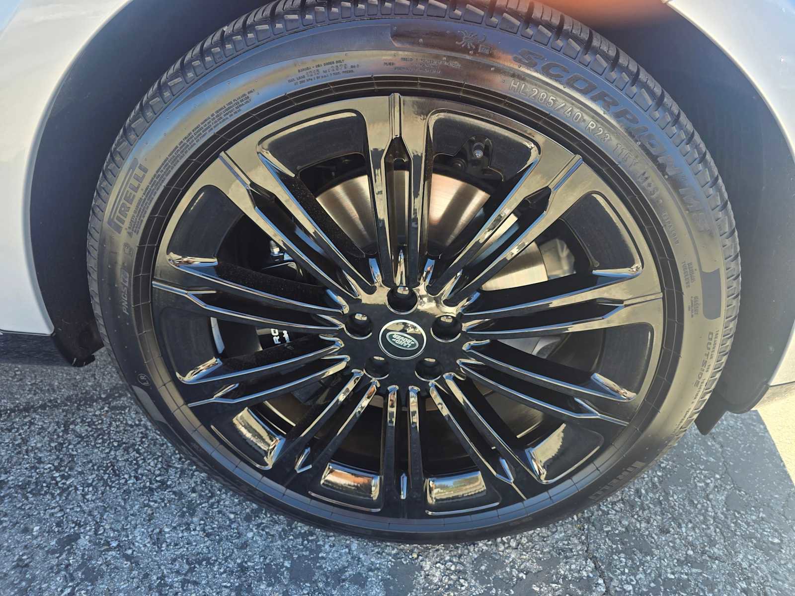 Used 2025 Land Rover Range Rover SE image 9