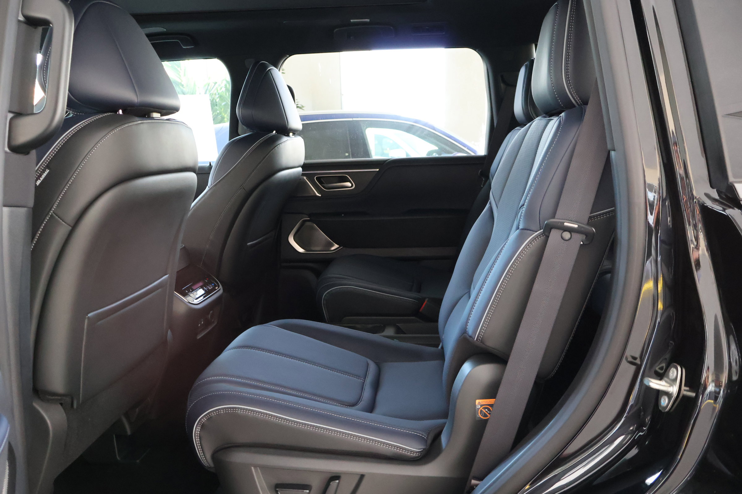 New 2026 INFINITI QX80 4WD image 16