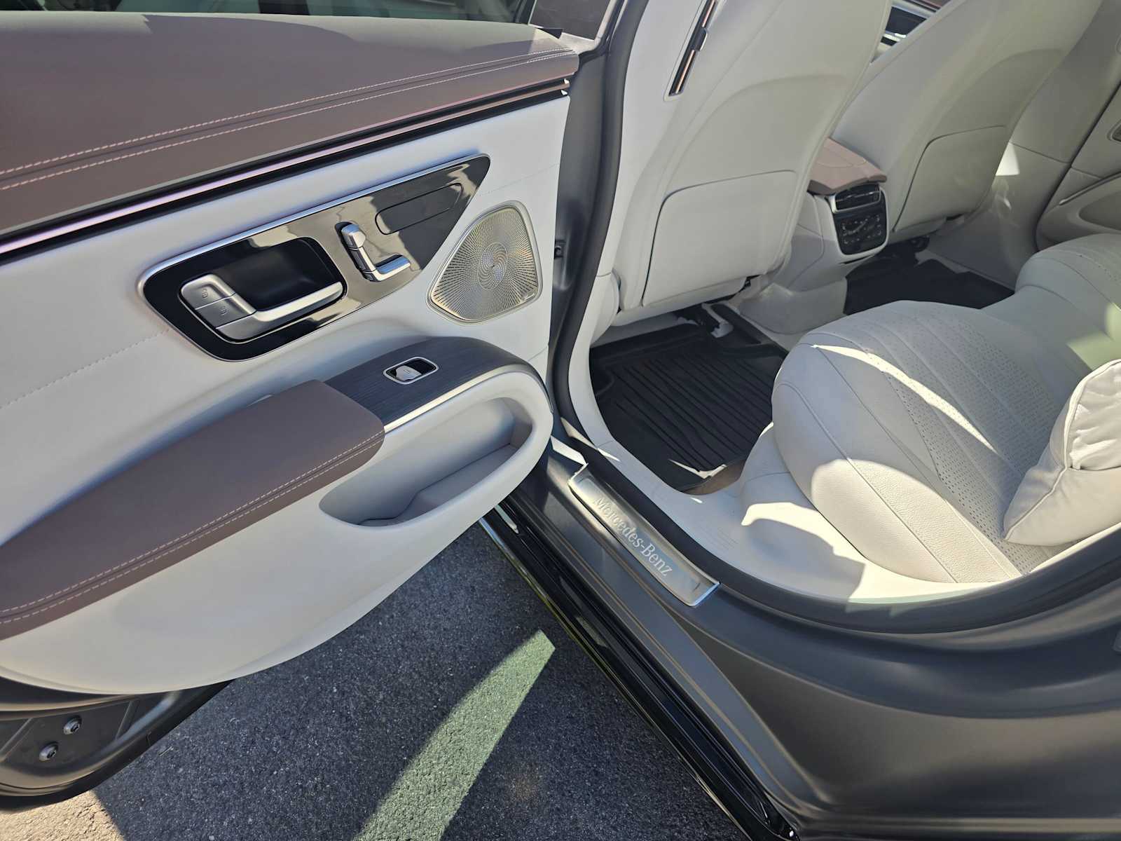 Certified 2024 Mercedes-Benz EQS 580 4MATIC Sedan image 17