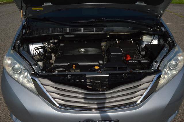 Used 2011 Toyota Sienna XLE w/ XLE Navigation Pkg FWD image 35