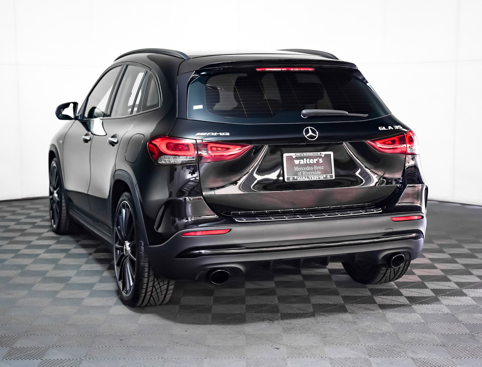 Certified 2021 Mercedes-Benz GLA 35 AMG 4MATIC image 2
