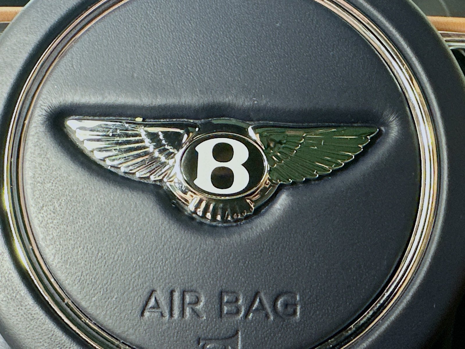 Used 2023 Bentley Bentayga Extended Wheelbase AWD/4WD image 61