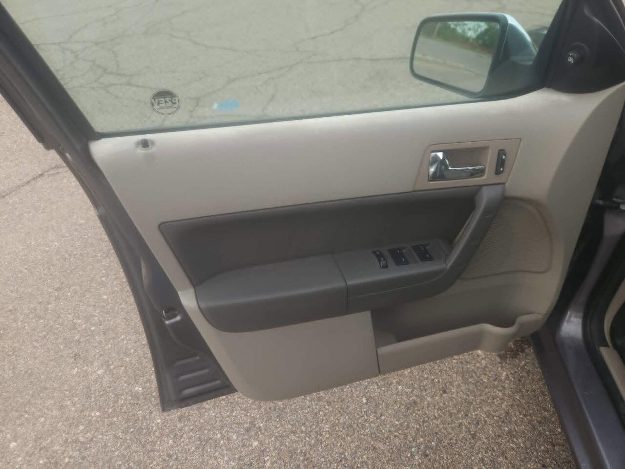 Used 2010 Ford Focus SEL FWD image 10