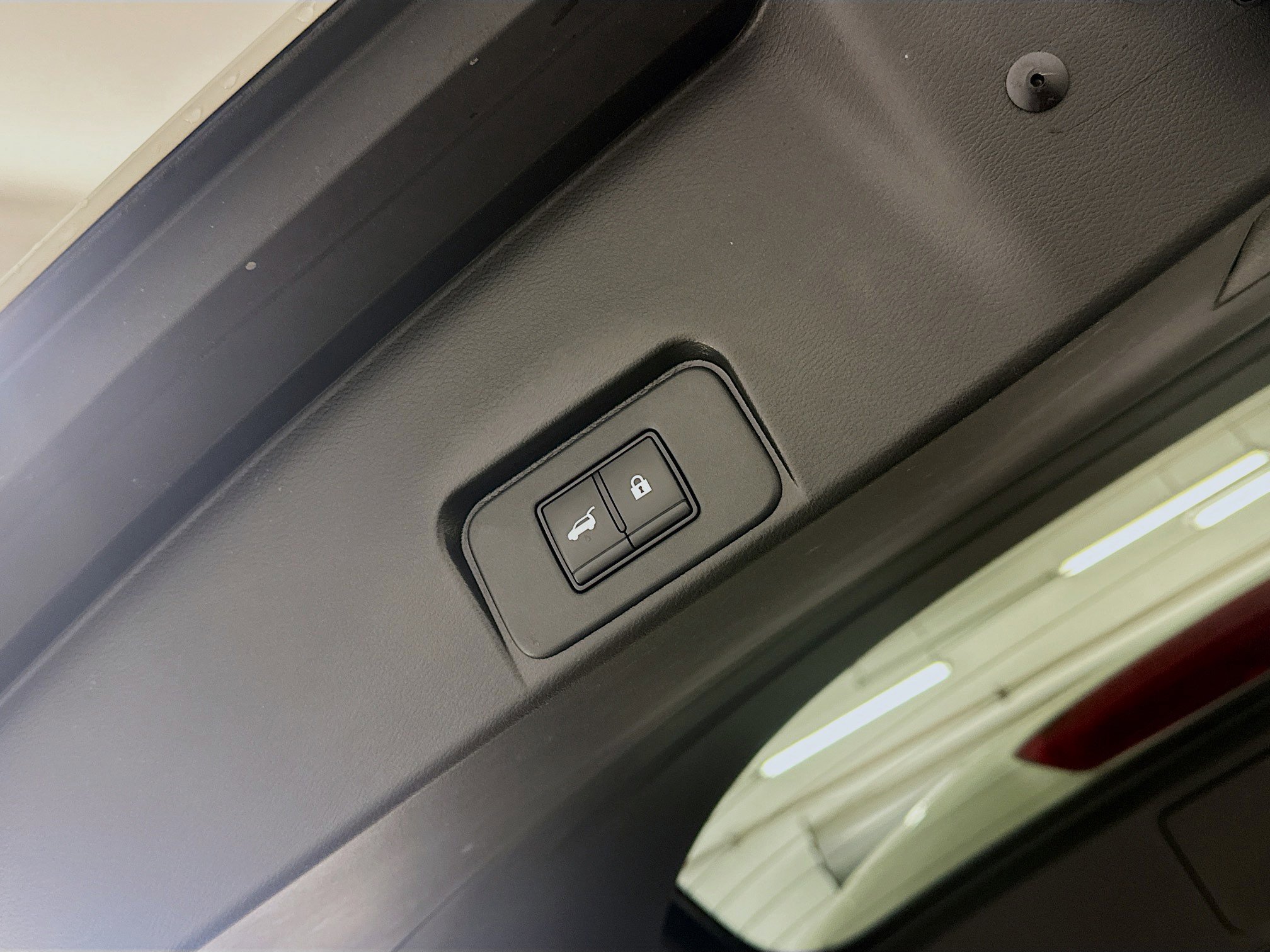 Used 2023 Nissan Rogue SL w/ SL Premium Package image 31