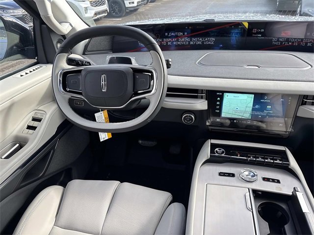 New 2025 Lincoln Navigator L Reserve image 14