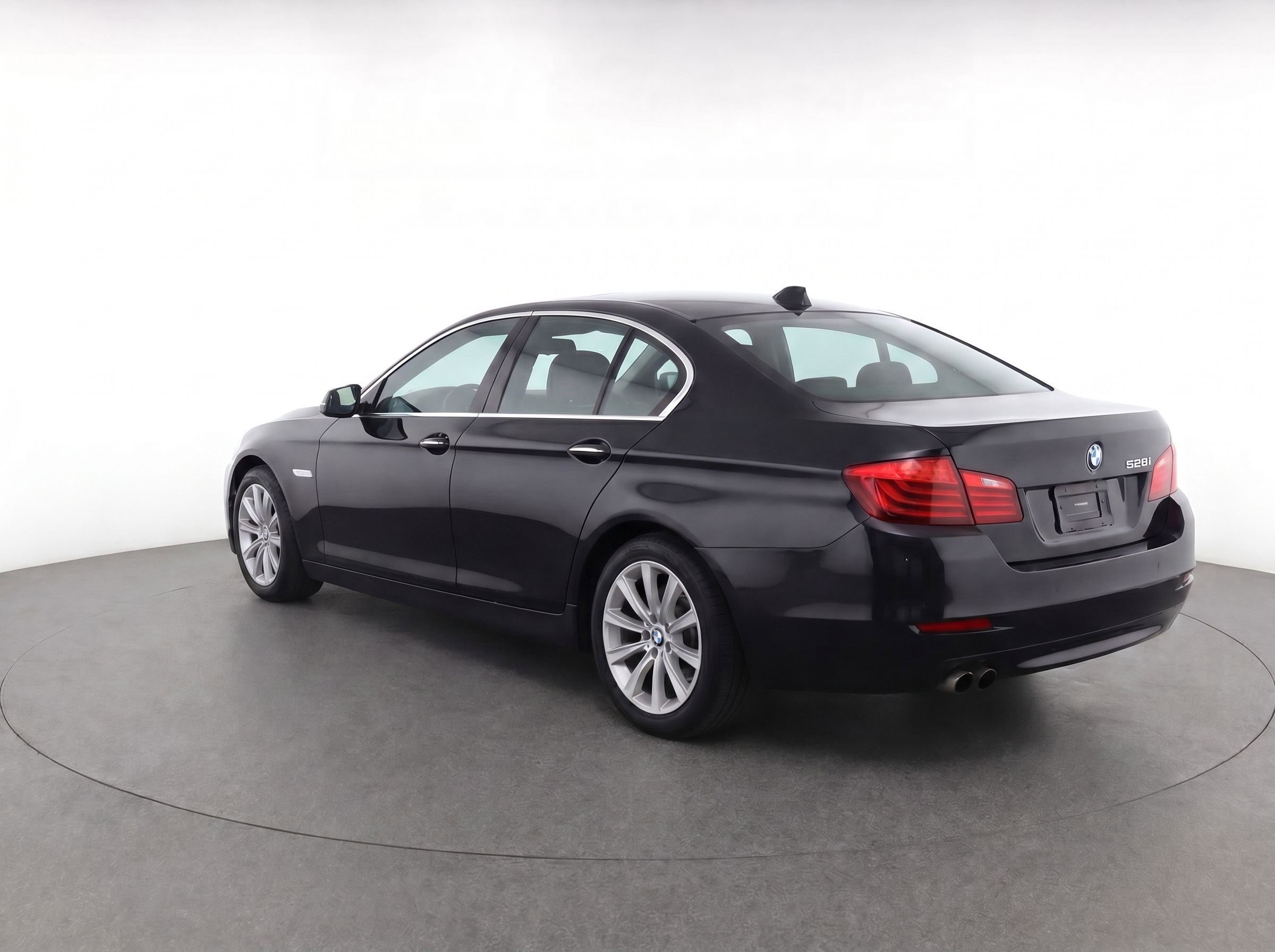 Used 2015 BMW 528i Sedan RWD image 3