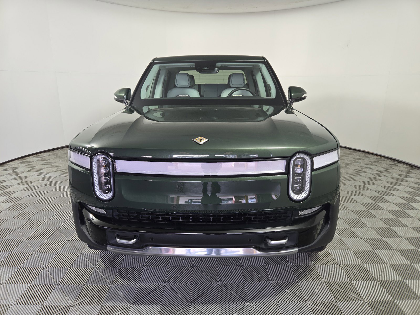 Used 2023 Rivian R1T Adventure image 8