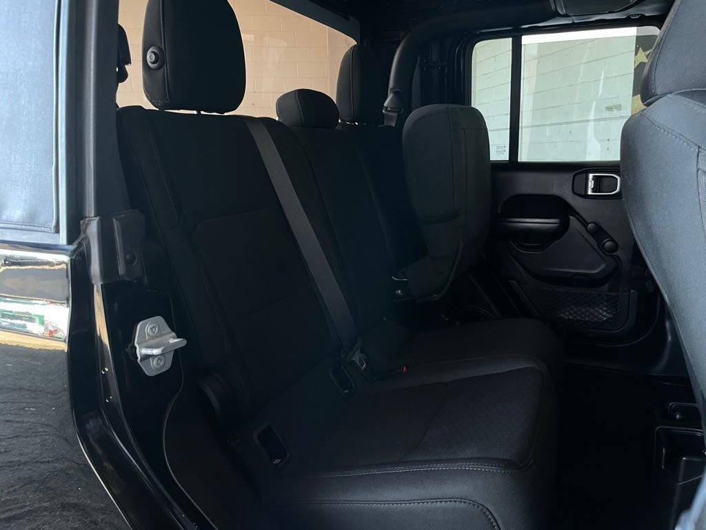Used 2022 Jeep Gladiator Sport AWD/4WD image 17