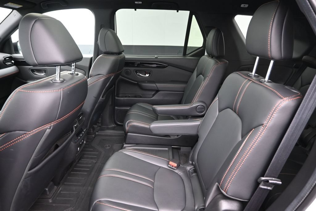 Certified 2024 Honda Pilot TrailSport image 13