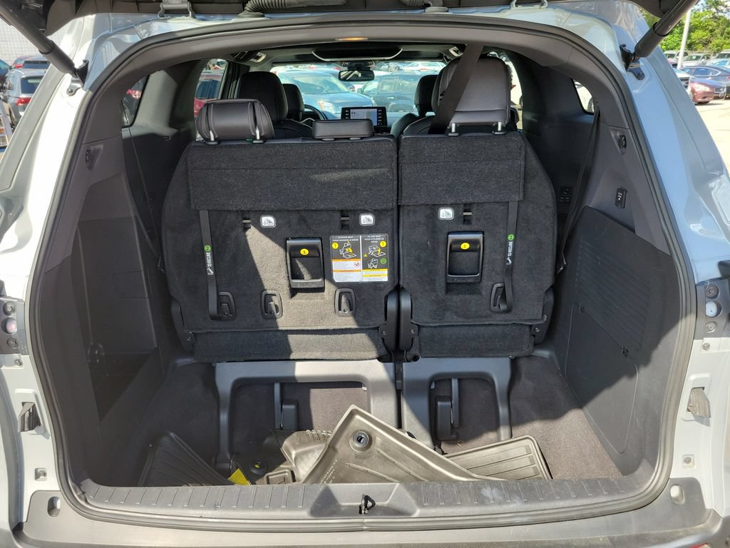 Used 2023 Toyota Sienna XLE Woodland Edition AWD/4WD image 14