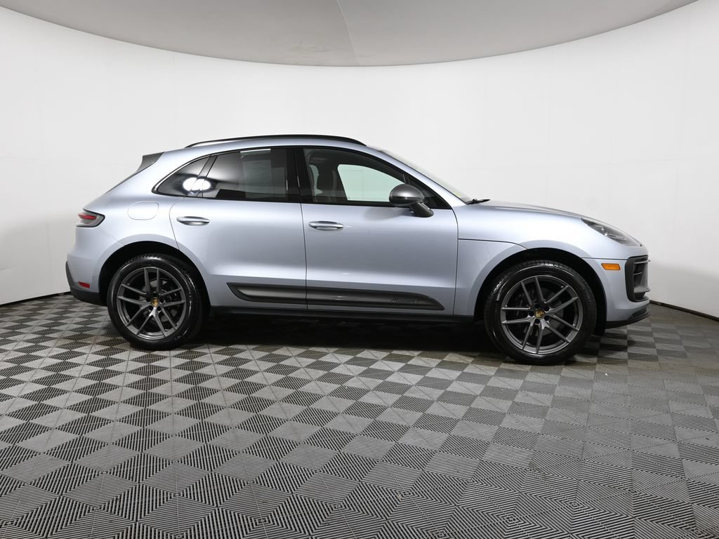 Used 2025 Porsche Macan Turbo AWD/4WD image 8