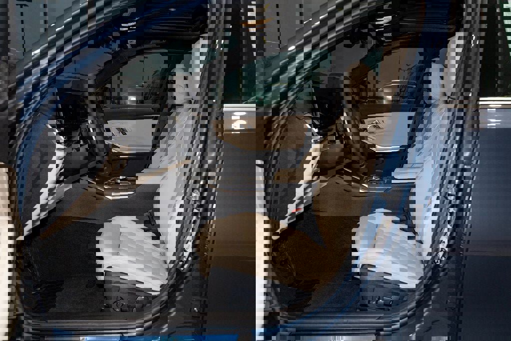 Used 2026 BMW 330i xDrive 330i xDrive w/ Premium Package image 18