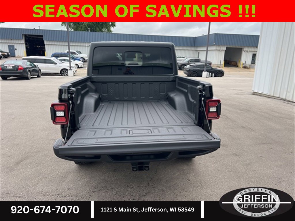 New 2025 Jeep Gladiator Sport image 11