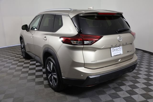 Used 2025 Nissan Rogue SL w/ SL Premium Package image 6