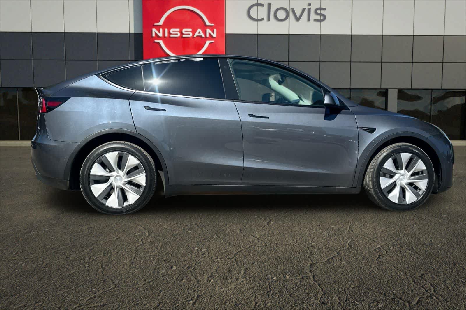 Used 2020 Tesla Model Y Long Range AWD/4WD image 9