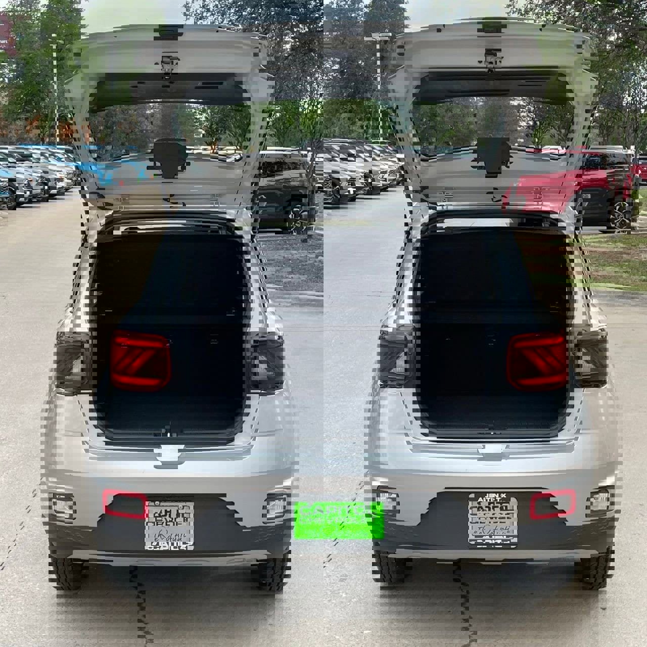 Used 2025 Hyundai Venue SEL FWD image 24