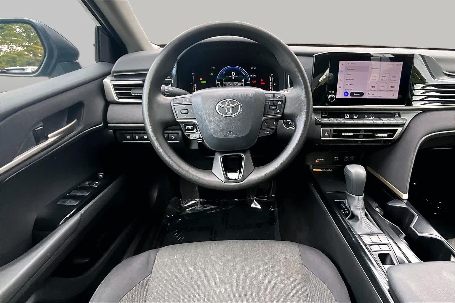 Used 2025 Toyota Camry LE FWD image 6