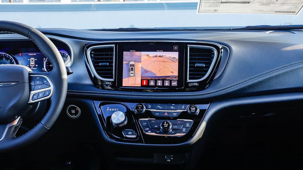New 2027 Chrysler Pacifica Select FWD image 16