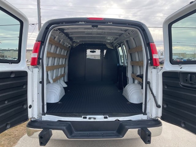 Used 2023 GMC Savana 2500 w/ Driver Convenience Package image 10