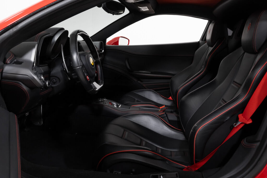 Used 2013 Ferrari 458 Italia Coupe RWD image 4