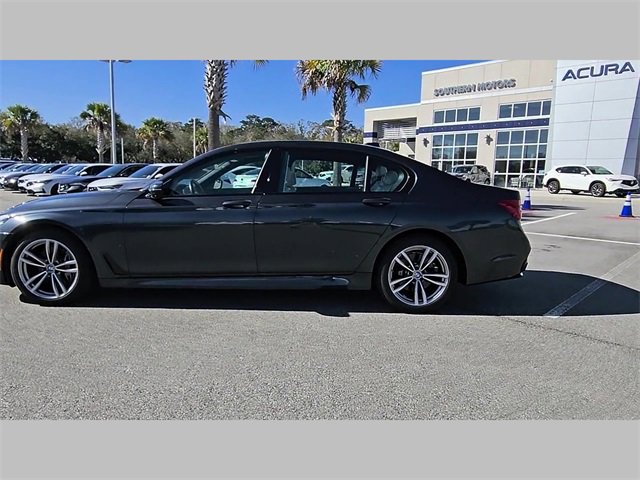 Used 2017 BMW 740i image 19