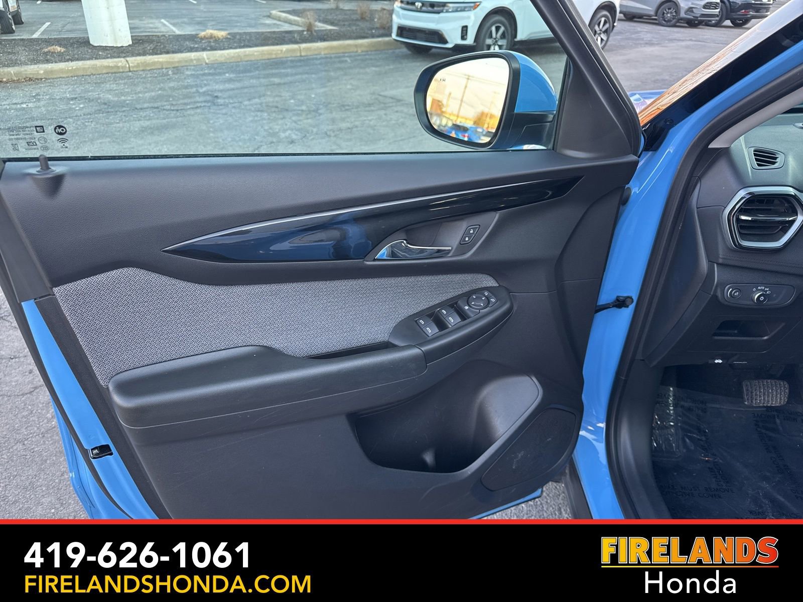 Used 2024 Chevrolet TrailBlazer LT w/ LT Cold Weather Package image 11