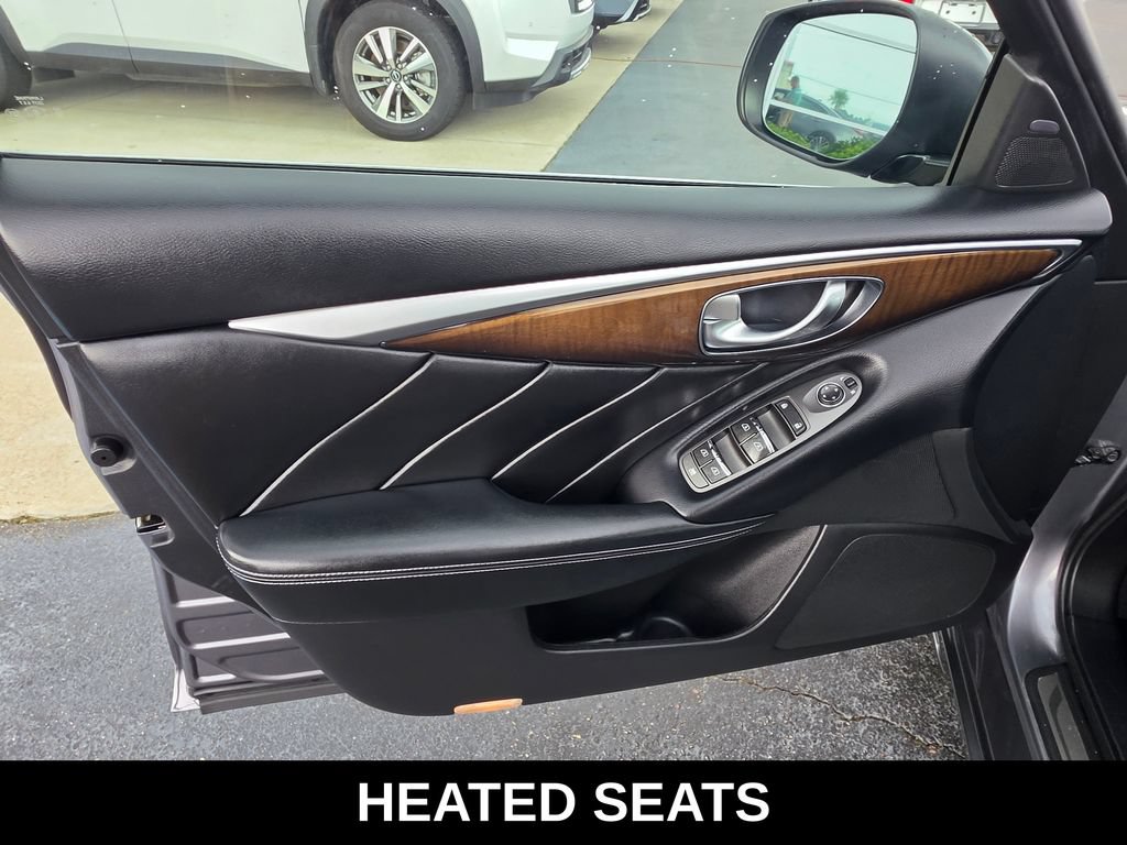 Used 2019 INFINITI Q50 Luxe w/ Essential Package (3.0T Luxe) AWD/4WD image 13