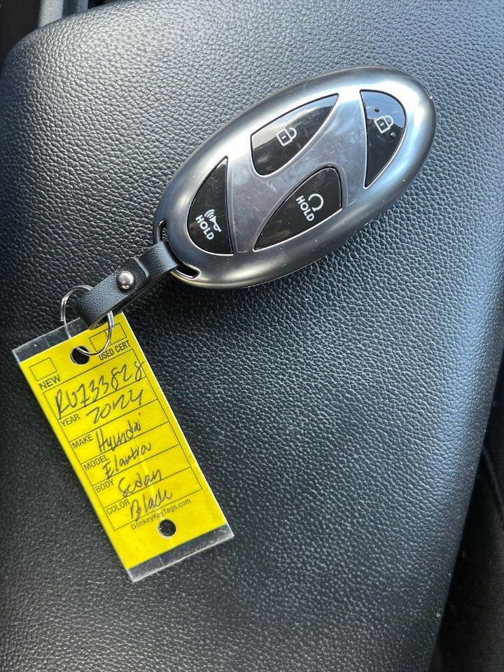 Used 2024 Hyundai Elantra SEL image 18