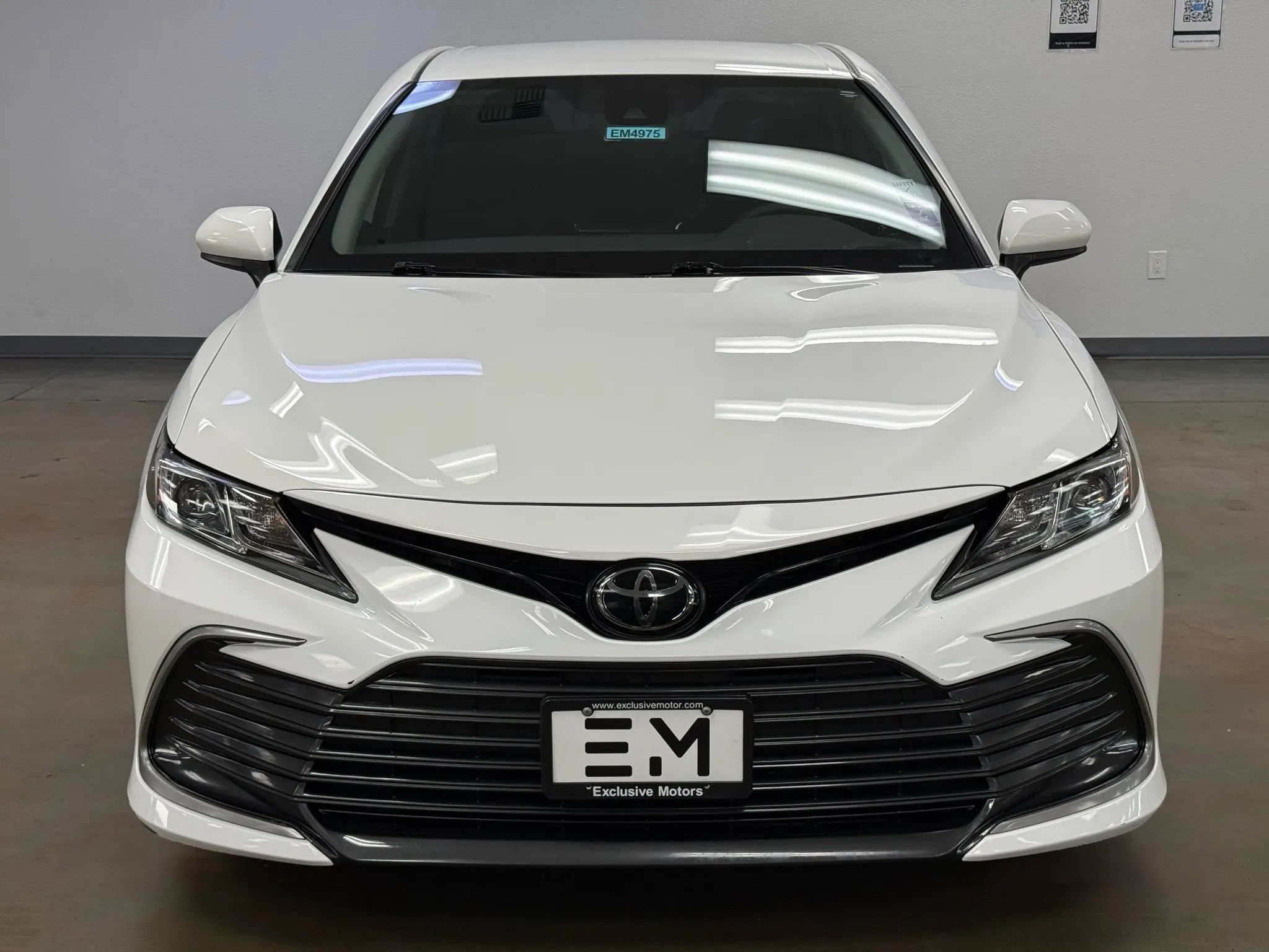 Used 2022 Toyota Camry LE image 3