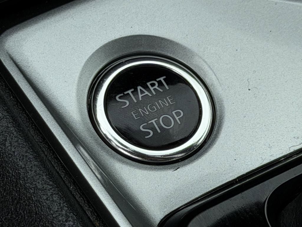 Used 2025 Nissan Altima 2.5 SV FWD image 21