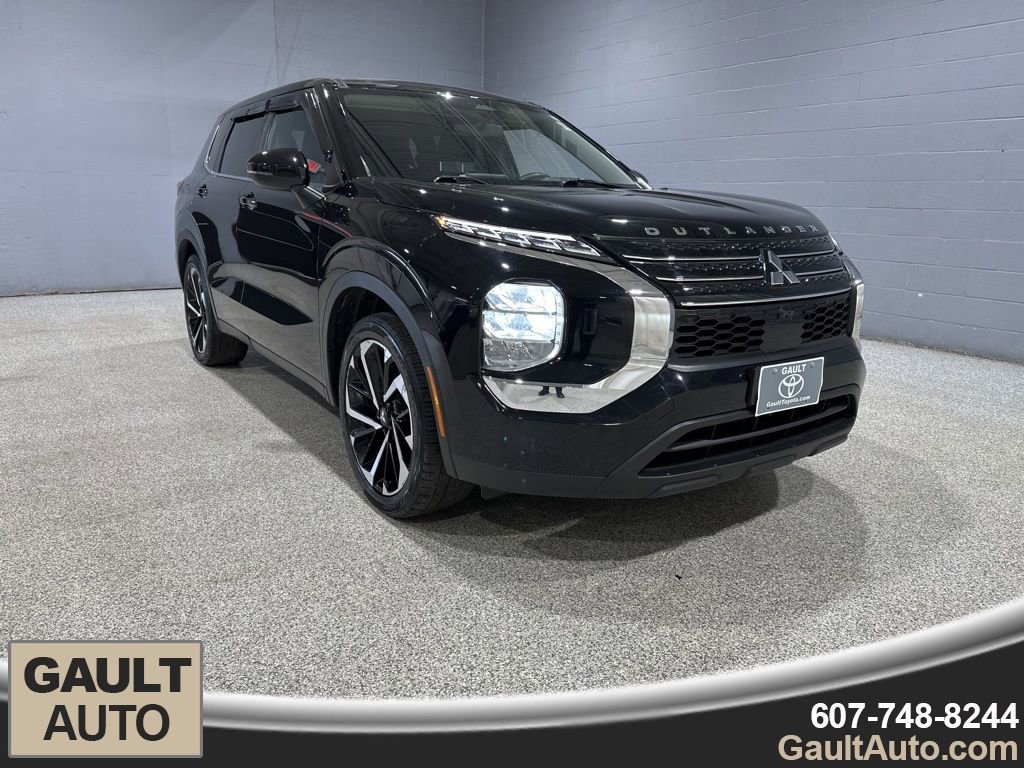 Used 2022 Mitsubishi Outlander ES AWD/4WD image 1