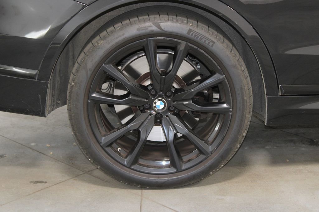 Used 2024 BMW X7 M60i w/ Executive Package image 12