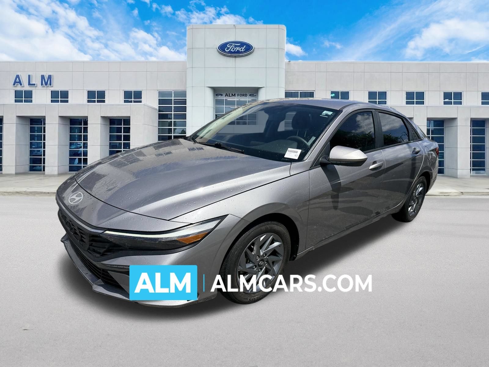 Used 2024 Hyundai Elantra SEL FWD image 1