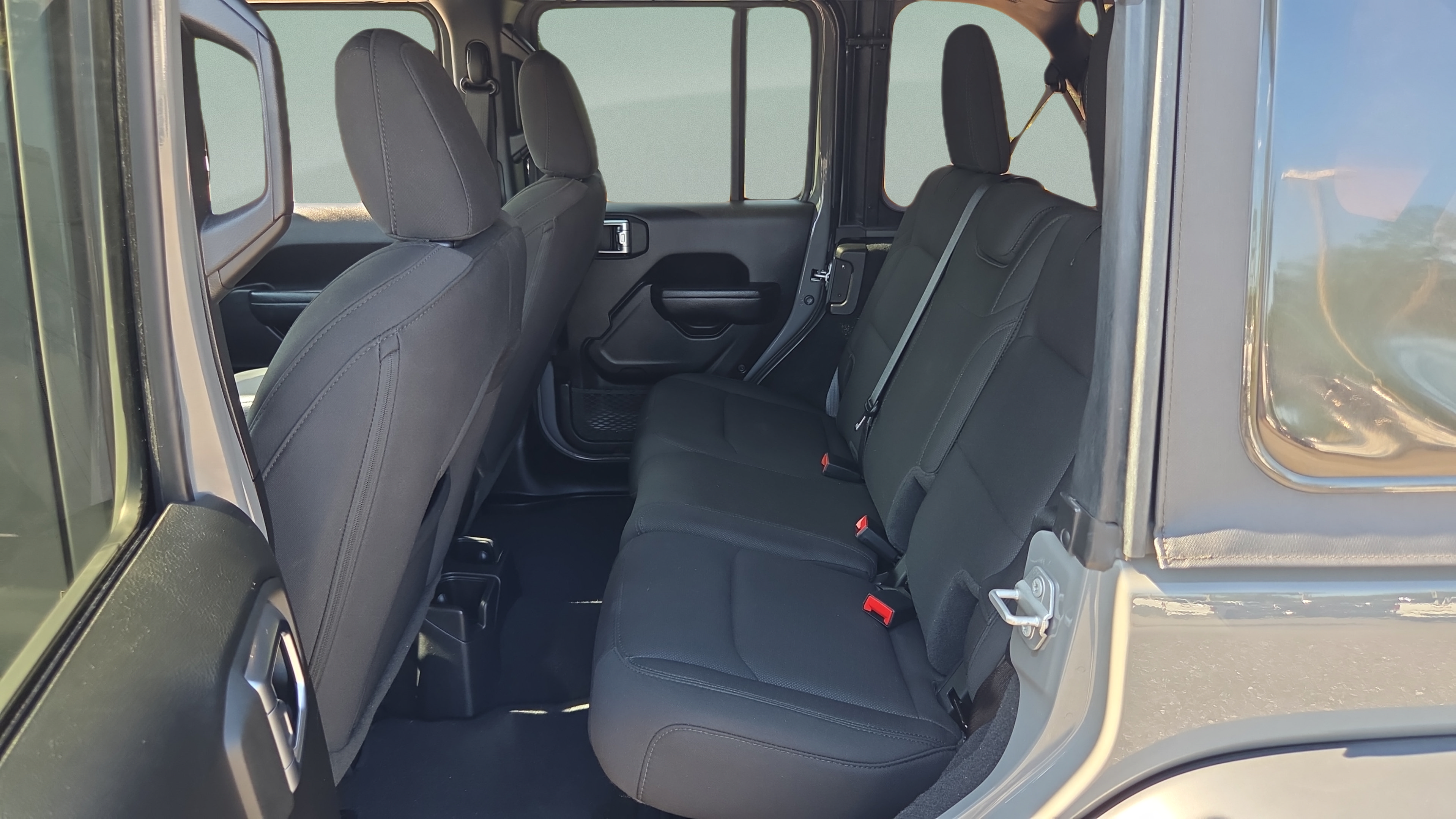 Used 2023 Jeep Wrangler Unlimited Sport AWD/4WD image 10