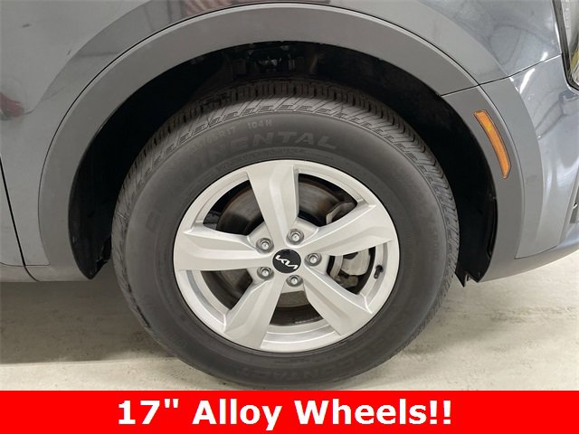 Used 2024 Kia Sorento LX image 14