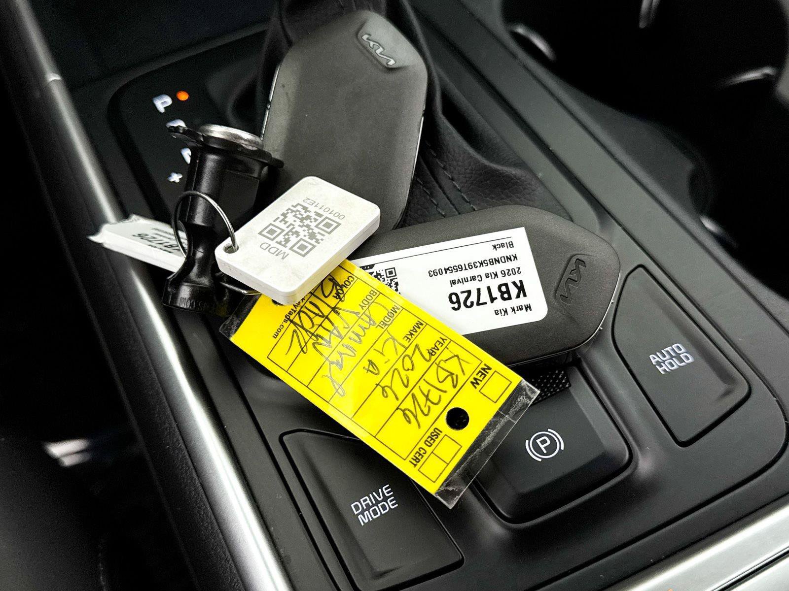 Used 2026 Kia Carnival FWD image 37