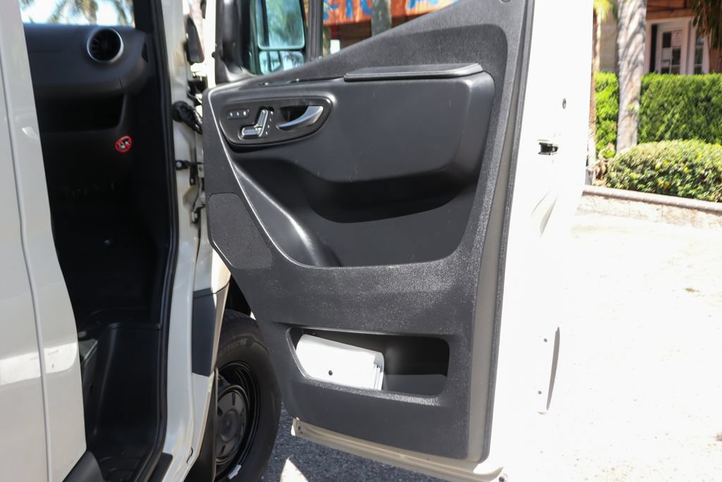 Used 2023 Mercedes-Benz Sprinter 2500 image 38