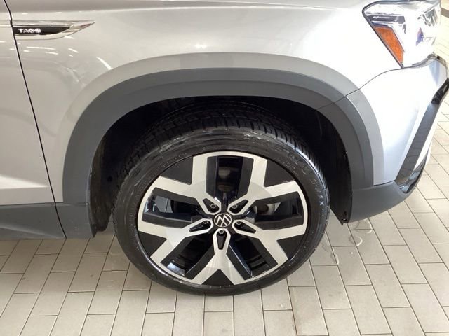 Used 2023 Volkswagen Taos SEL AWD/4WD image 7
