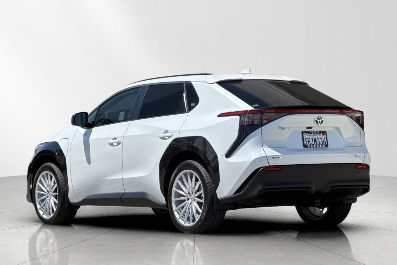 Used 2025 Toyota bZ4X AWD w/ Weather Package image 6