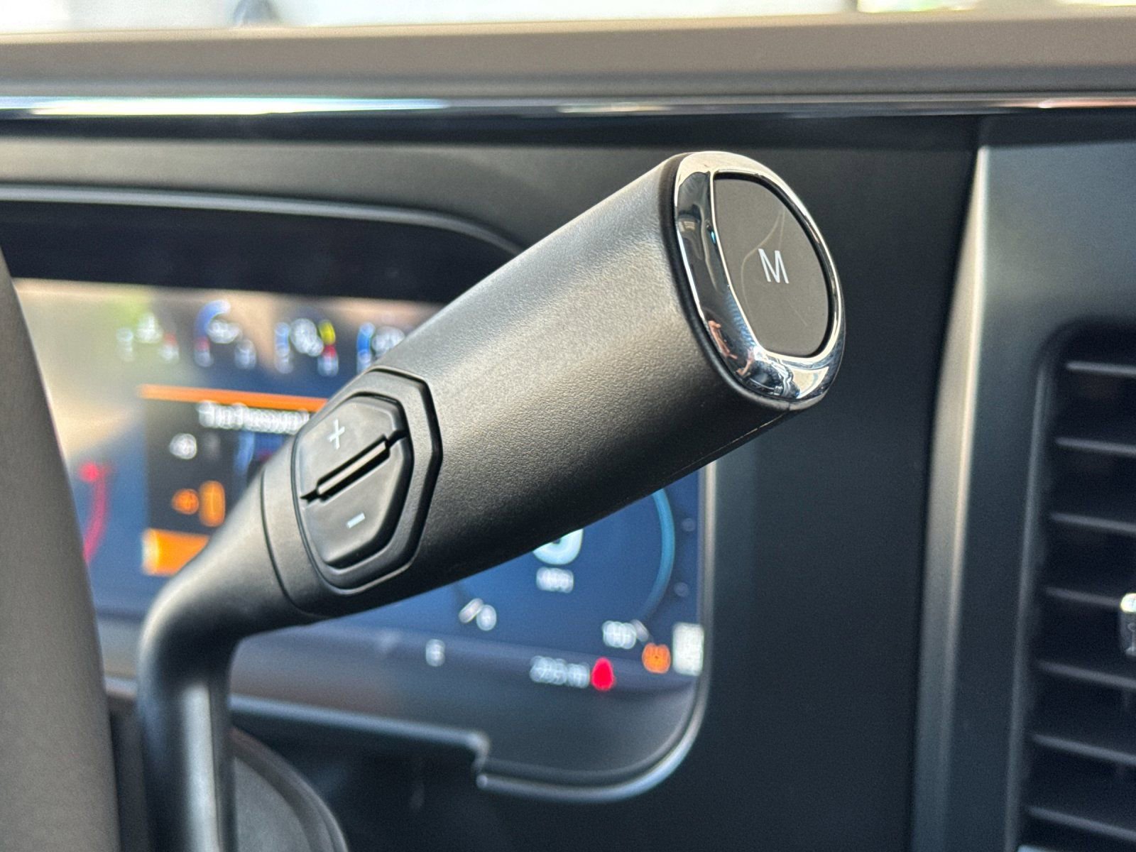 New 2026 Ford F250 Lariat w/ Black Appearance Package image 24