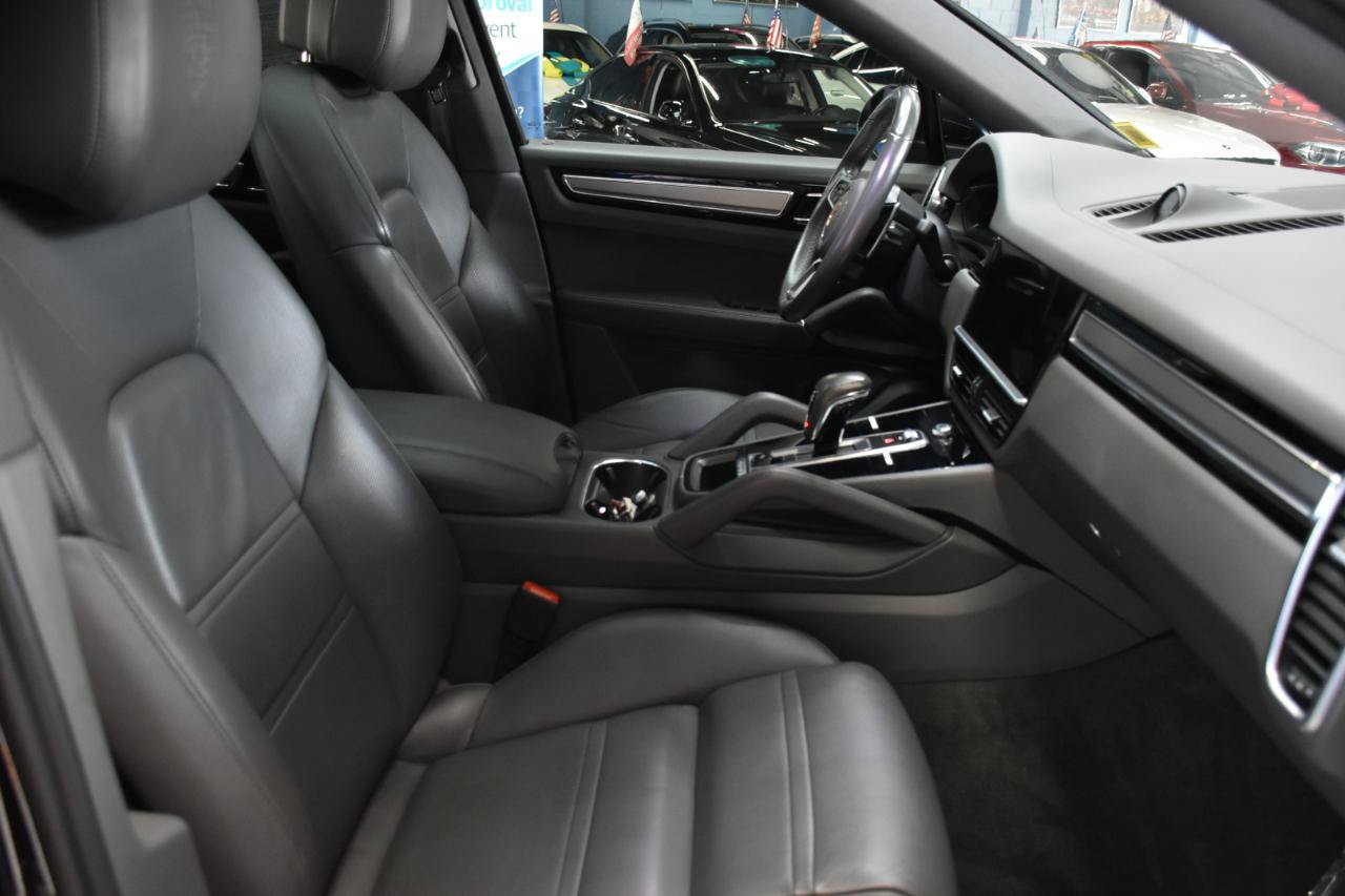 Used 2020 Porsche Cayenne S w/ Premium Package AWD/4WD image 19